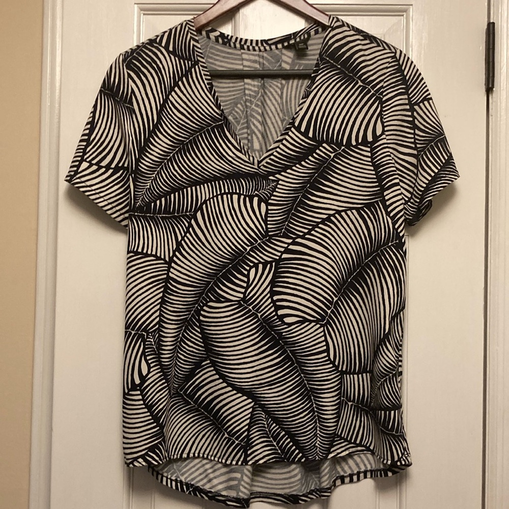 Ann Taylor black and white blouse